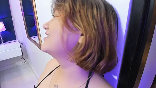 isa grey  online show from December 20, 3:31 am