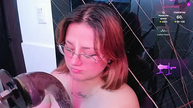 isa grey  online show from September 27, 9:21 pm