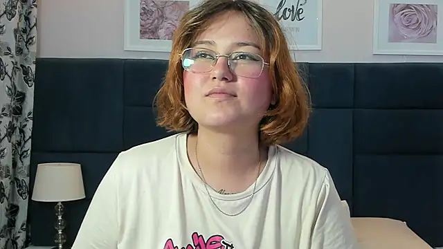 isa grey  online show from December 5, 5:06 am