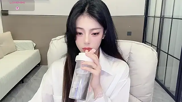 Sandy Uu online show from September 18, 5:54 am