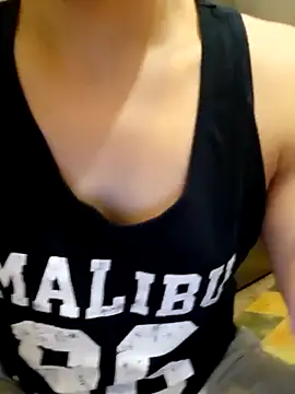 Snapshot of Maniek177 chatting on February 25, 11:48 pm Maniek177 online show from February 25, 11:48 pm