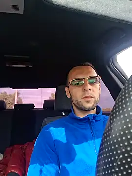 Snapshot of Necunoscutul001 chatting on October 5, 11:12 am Necunoscutul001 online show from October 5, 11:12 am