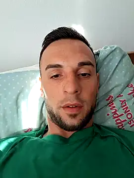 Snapshot of Necunoscutul001 chatting on September 22, 6:08 am Necunoscutul001 online show from September 22, 6:08 am