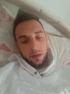 Snapshot of Necunoscutul001 chatting on September 28, 9:49 am Necunoscutul001 online show from September 28, 9:49 am