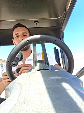 Snapshot of Necunoscutul001 chatting on September 16, 10:16 am Necunoscutul001 online show from September 16, 10:16 am