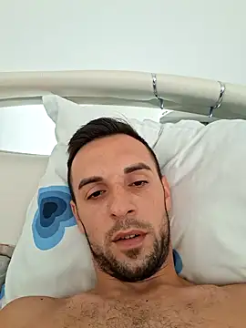 Snapshot of Necunoscutul001 chatting on September 12, 6:13 am Necunoscutul001 online show from September 12, 6:13 am