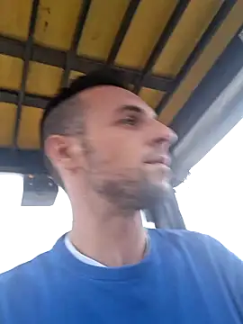 Snapshot of Necunoscutul001 chatting on September 10, 6:23 am Necunoscutul001 online show from September 10, 6:23 am