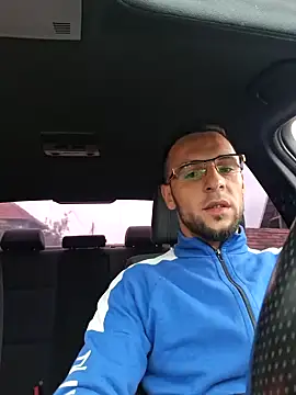 Snapshot of Necunoscutul001 chatting on September 27, 6:19 am Necunoscutul001 online show from September 27, 6:19 am