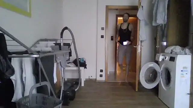 XLBarehengst online show from March 31, 6:04 am