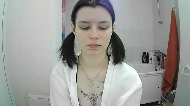 EdlinEngelby online show from October 1, 4:22 pm