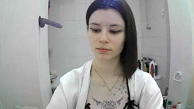 EdlinEngelby online show from September 18, 4:21 pm