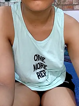 blueeyegirl22 online show from October 31, 7:27 am