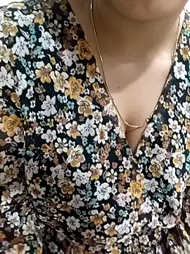 blueeyegirl22 online show from December 1, 1:34 pm