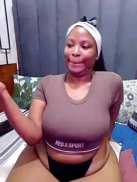 Snapshot of MrsMxx25 chatting on October 7, 8:26 am MrsMxx25 online show from October 7, 8:26 am