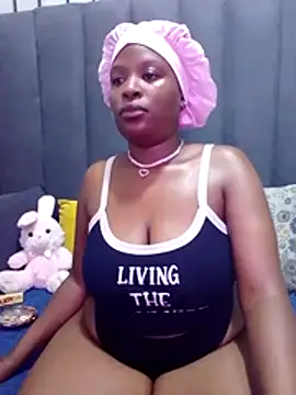 Snapshot of MrsMxx25 chatting on October 18, 9:22 am MrsMxx25 online show from October 18, 9:22 am