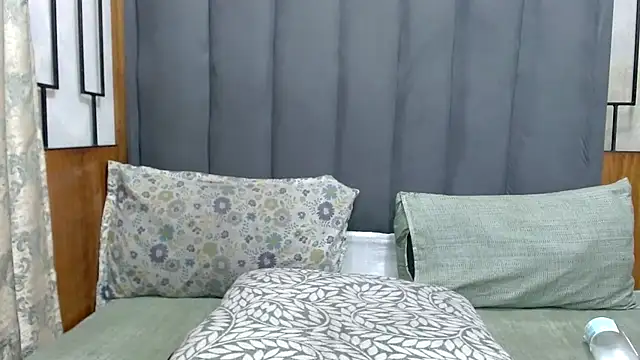 MrsMxx25 online show from April 20, 5:47 pm