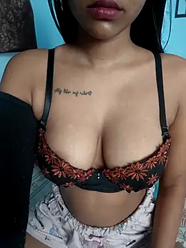 Snapshot of Ema-01 chatting on November 20, 7:20 am Ema-01 online show from November 20, 7:20 am