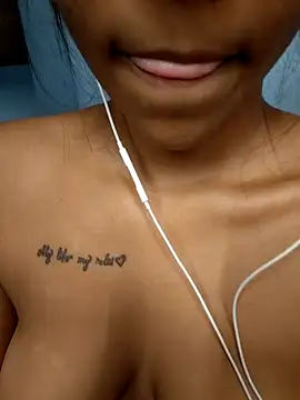 Snapshot of Ema-01 chatting on September 25, 5:41 pm Ema-01 online show from September 25, 5:41 pm