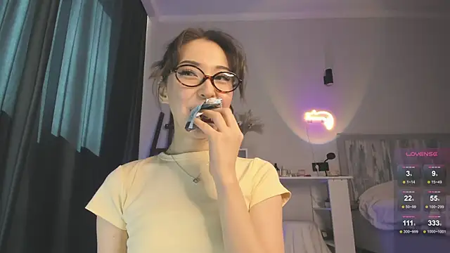 Snapshot of devaivy chatting on September 10, 8:57 am devaivy online show from September 10, 8:57 am