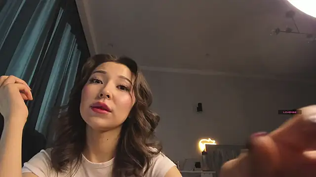 Snapshot of devaivy chatting on October 11, 10:38 am devaivy online show from October 11, 10:38 am