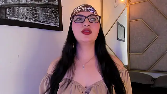 NavannyCattan online show from November 9, 6:06 am