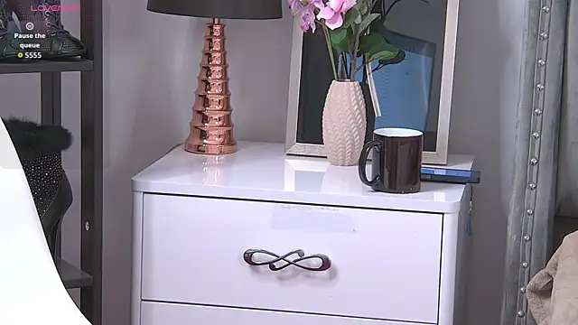 LolaButtie online show from July 18, 6:33 am