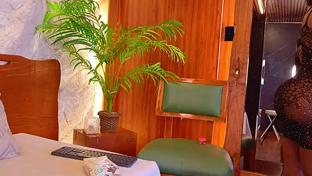 kaylie mitchel online show from April 17, 10:56 pm