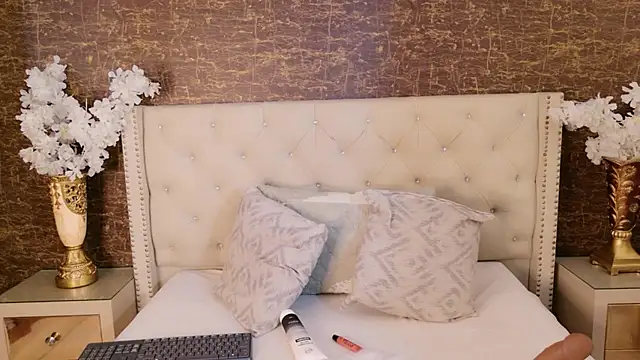 kaylie mitchel online show from October 9, 11:16 pm