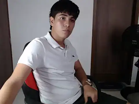 Snapshot of maximo_gomez chatting on October 10, 9:26 pm maximo gomez online show from October 10, 9:26 pm