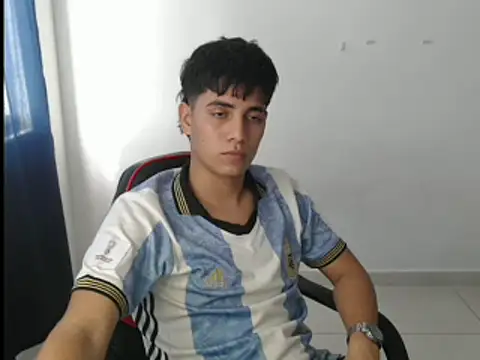 Snapshot of maximo_gomez chatting on September 25, 8:37 pm maximo gomez online show from September 25, 8:37 pm