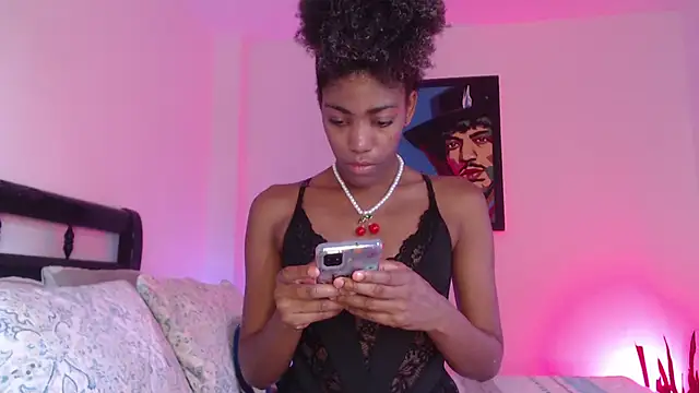 lucyymaximo online show from April 27, 6:50 pm