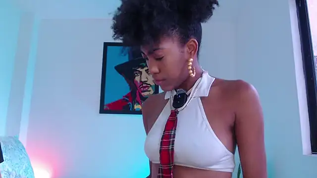 lucyymaximo online show from April 13, 3:05 pm