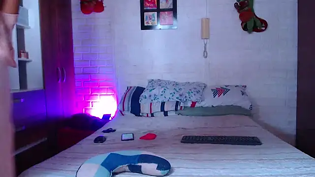 lucyymaximo online show from November 17, 3:49 pm