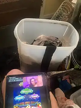 shakeweight online show from February 11, 7:25 pm