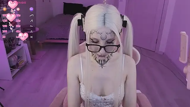 Nana stolass online show from March 30, 10:50 am