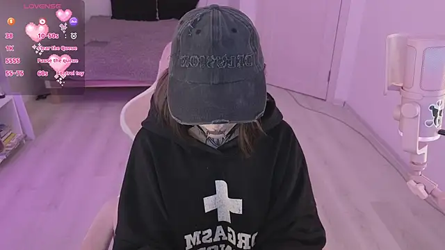 Nana stolass online show from April 2, 9:38 am