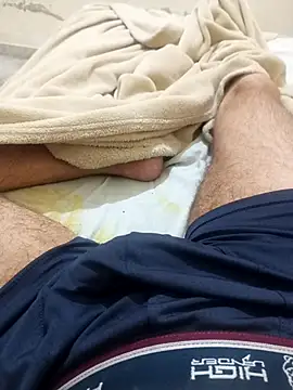 Maniasefetiches online show from March 29, 7:43 am