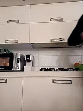 singolo discreto online show from February 10, 6:45 am