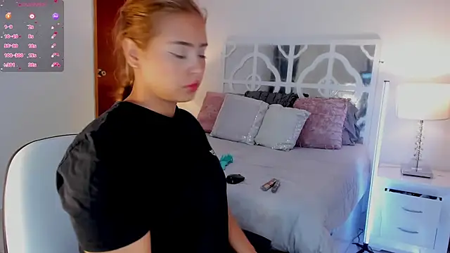 MikaelaStone online show from December 20, 11:13 am