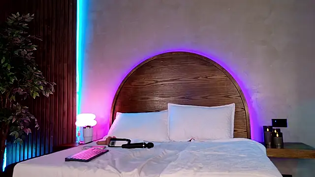 Snapshot of renata_black_ chatting on November 18, 10:18 am renata black online show from November 18, 10:18 am