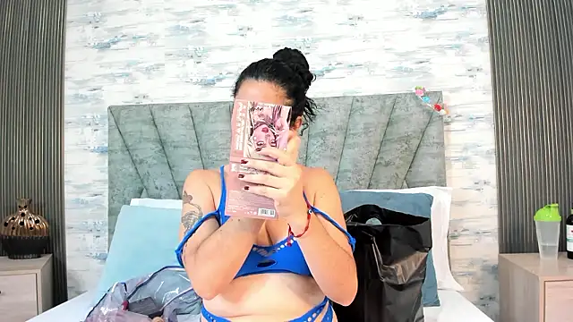 ShanelEvans online show from January 16, 4:33 pm