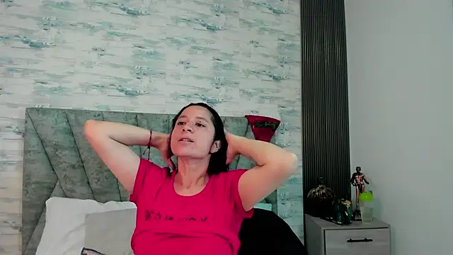 ShanelEvans online show from December 17, 6:46 pm