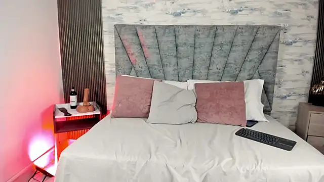 ShanelEvans online show from March 30, 8:54 pm