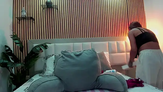 KattyBonnie online show from December 1, 7:37 pm