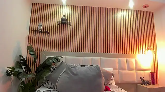 KattyBonnie online show from December 3, 7:35 pm