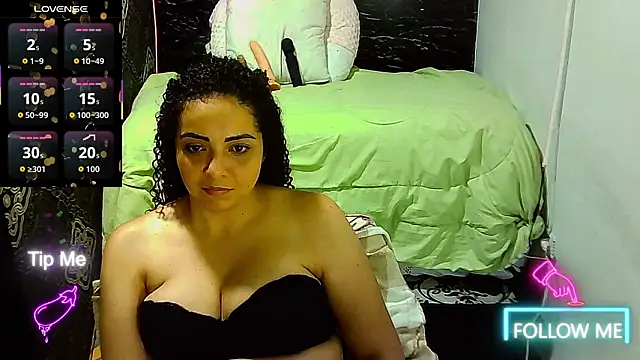  naughty milf online show from March 30, 12:45 am