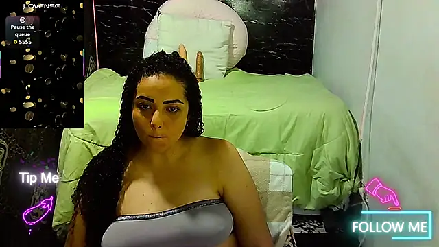  naughty milf online show from April 12, 1:09 am