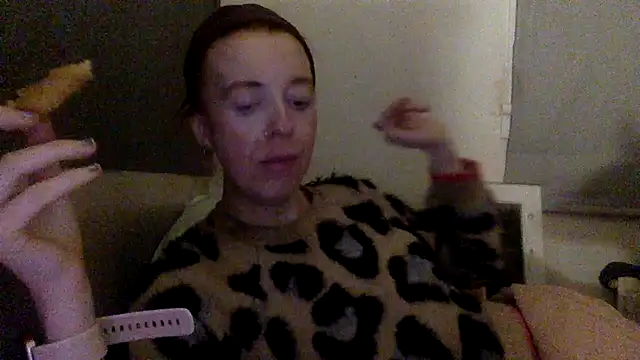 Snapshot of Bellababexox chatting on June 28, 4:41 am Bellababexox online show from June 28, 4:41 am