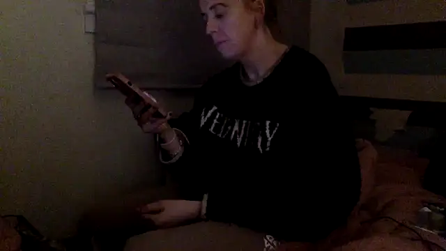 Bellababexox online show from May 15, 11:25 pm