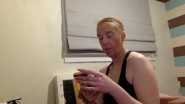 Bellababexox online show from April 3, 6:20 am